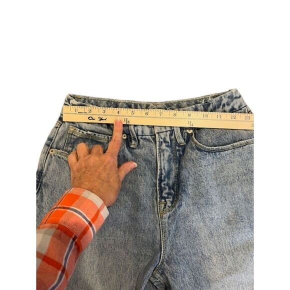 Good American Good Ease Relaxed Fit Jeans Stonewash Size 2 / 26 - Picture 8 of 11
